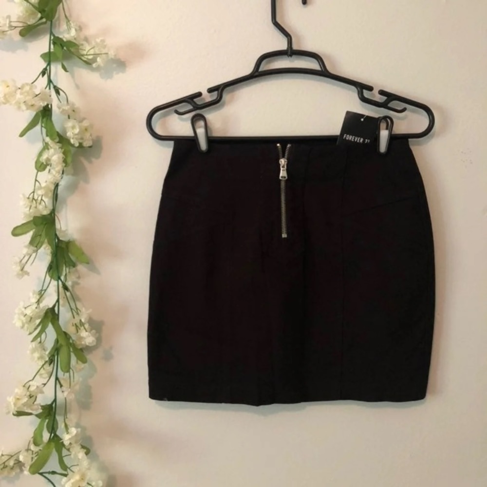NWOT Forever 21 Black Skirt